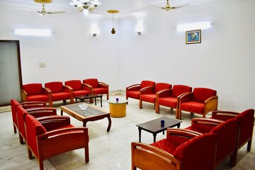 Master Bedroom in 1 RK Apartment at Park View Apartments Noida, Sector 29 – for Rent