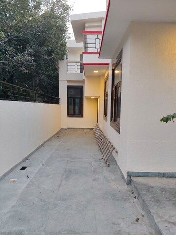 Staircase in 3 BHK Independent House at RWA Apartments Sector 92, Sector 92 – for Rent