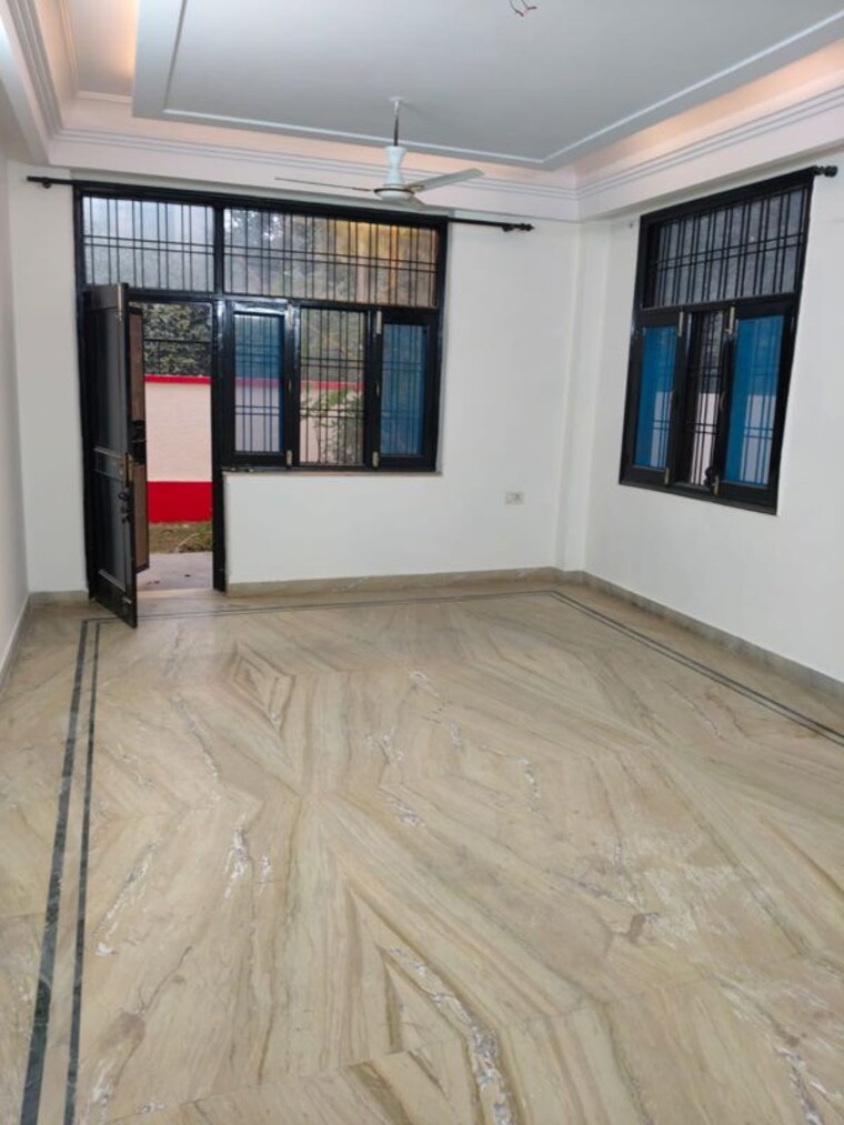 Room, rwa-apartments-sector-92 3 Bedroom 250 Sq.Mt. Independent House In Sector 92 Noida 9955654