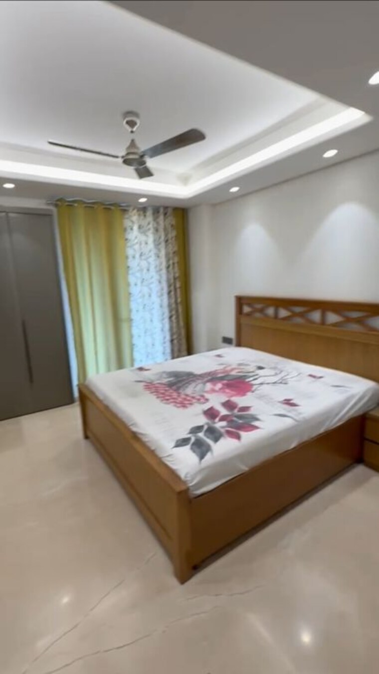 Bedroom, greater kailash ii 4 Bedroom 400 Sq.Yd. Builder Floor In Greater Kailash ii Delhi 9955691
