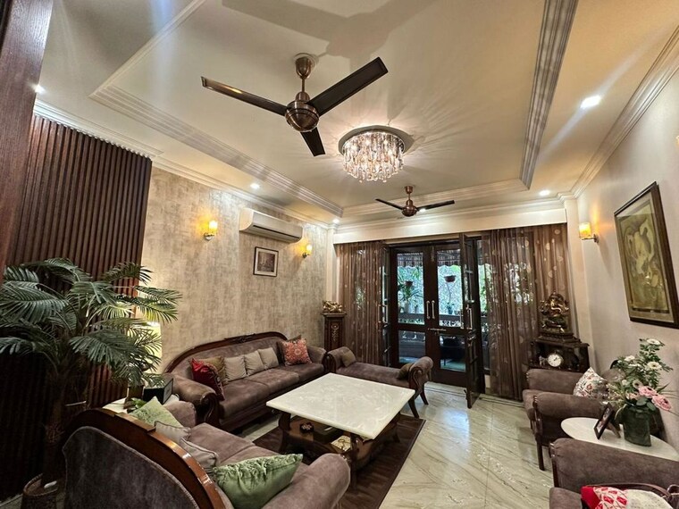 Gym, lajpat nagar iii 3 Bedroom 200 Sq.Ft. Builder Floor In Lajpat Nagar Iii Delhi 9955726