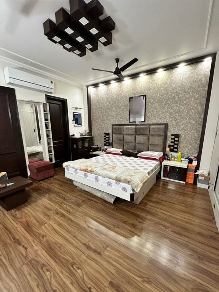 Bedroom, lajpat nagar iii 3 Bedroom 200 Sq.Ft. Builder Floor In Lajpat Nagar Iii Delhi 9955726
