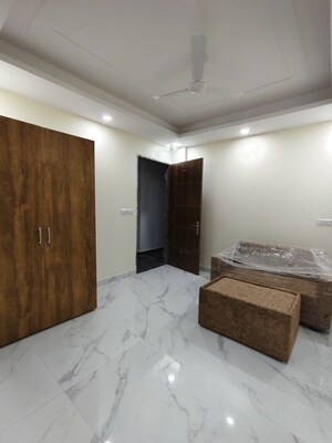 Bedroom in 1 BHK Builder Floor at Sector 39 – for Rent