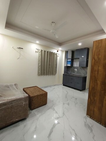 Living Room in 1 BHK Builder Floor at Sector 39 – for Rent