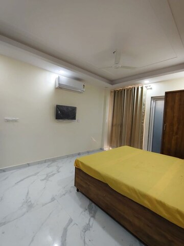 Bedroom in 1 BHK Builder Floor at Sector 39 – for Rent