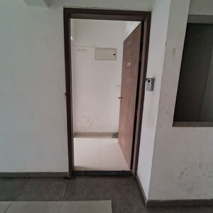 Room in 2 BHK Apartment at Kohinoor Tinsel Town, Hinjewadi – for Rent
