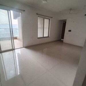 Room in 2 BHK Apartment at Kohinoor Tinsel Town, Hinjewadi – for Rent