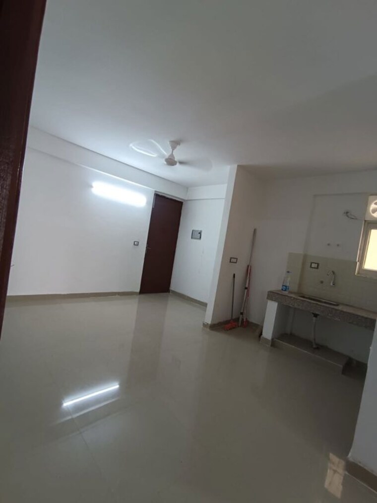 Room, rof-amaltas 3 Bedroom 850 Sq.Ft. Apartment In Sector 92 Gurgaon 9955772