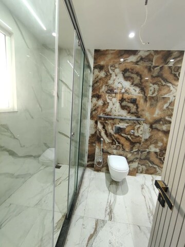 Balcony in 4 BHK Builder Floor at Green Fields Colony – for Rent