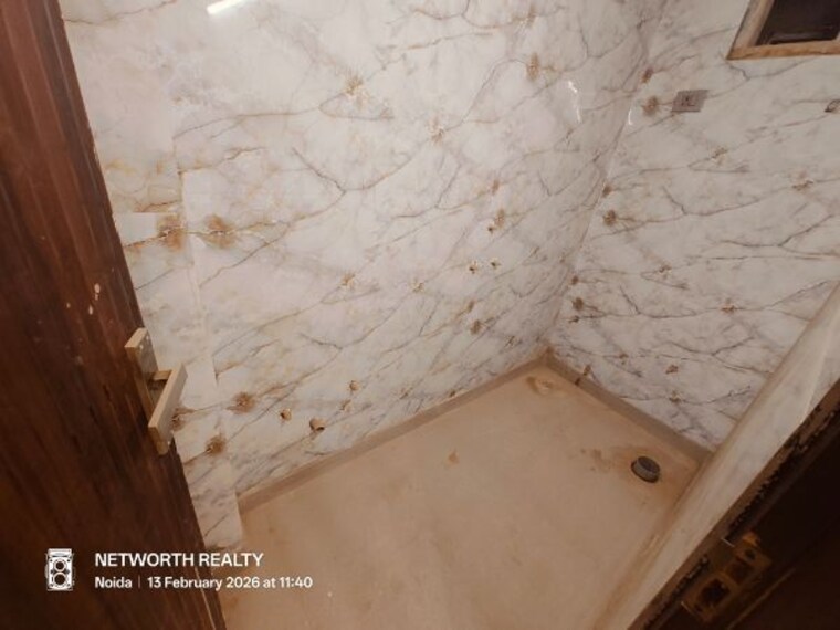 Bathroom, sector 73 3 Bedroom 1500 Sq.Ft. Builder Floor In Sector 73 Noida 9955844