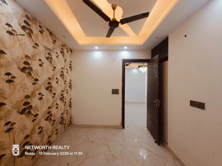 Bedroom, sector 73 3 Bedroom 1500 Sq.Ft. Builder Floor In Sector 73 Noida 9955844