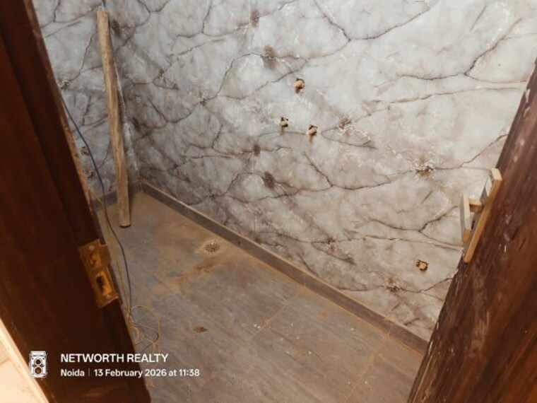 Bathroom, sector 73 3 Bedroom 1500 Sq.Ft. Builder Floor In Sector 73 Noida 9955844