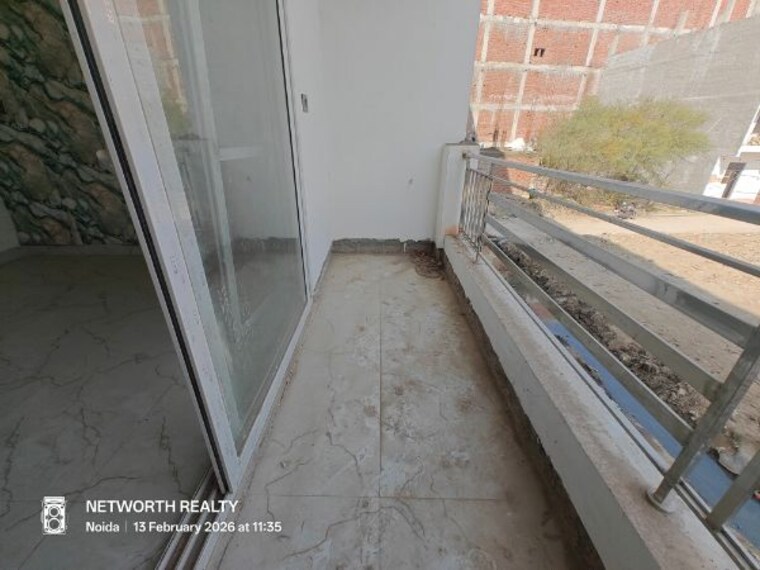 Balcony, sector 73 3 Bedroom 1500 Sq.Ft. Builder Floor In Sector 73 Noida 9955844