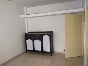 Room in 3 BHK Apartment at Siddharth Nagar Phase 1, Aundh – for Rent
