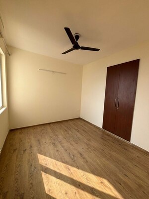 Room in 2.5 BHK Apartment at Experion The Heart Song, Sector 108 – for Rent