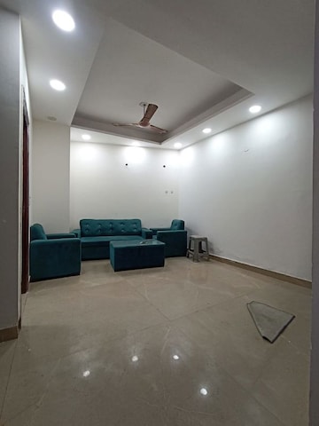 Room in 2 BHK Builder Floor at Saket – for Rent