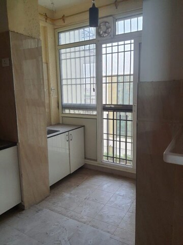 Room in 3 BHK Apartment at Panchsheel Greens II, Sector 16 Greater Noida – for Rent