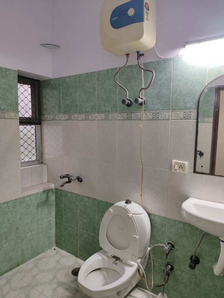 Bathroom, damodar-complex 1 RK 250 Sq.Ft. Apartment In Sector 37 Noida 9955894