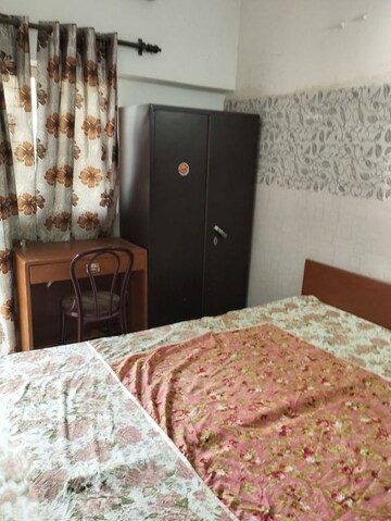 Bedroom in 1 RK Apartment at Damodar Complex, Sector 37 – for Rent