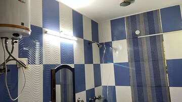 Master Bedroom in 1 RK Apartment at Damodar Complex, Sector 37 – for Rent