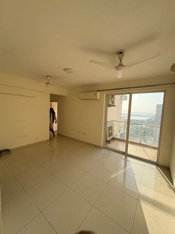 Room in 3.5 BHK Apartment at Experion The Heart Song, Sector 108 – for Rent