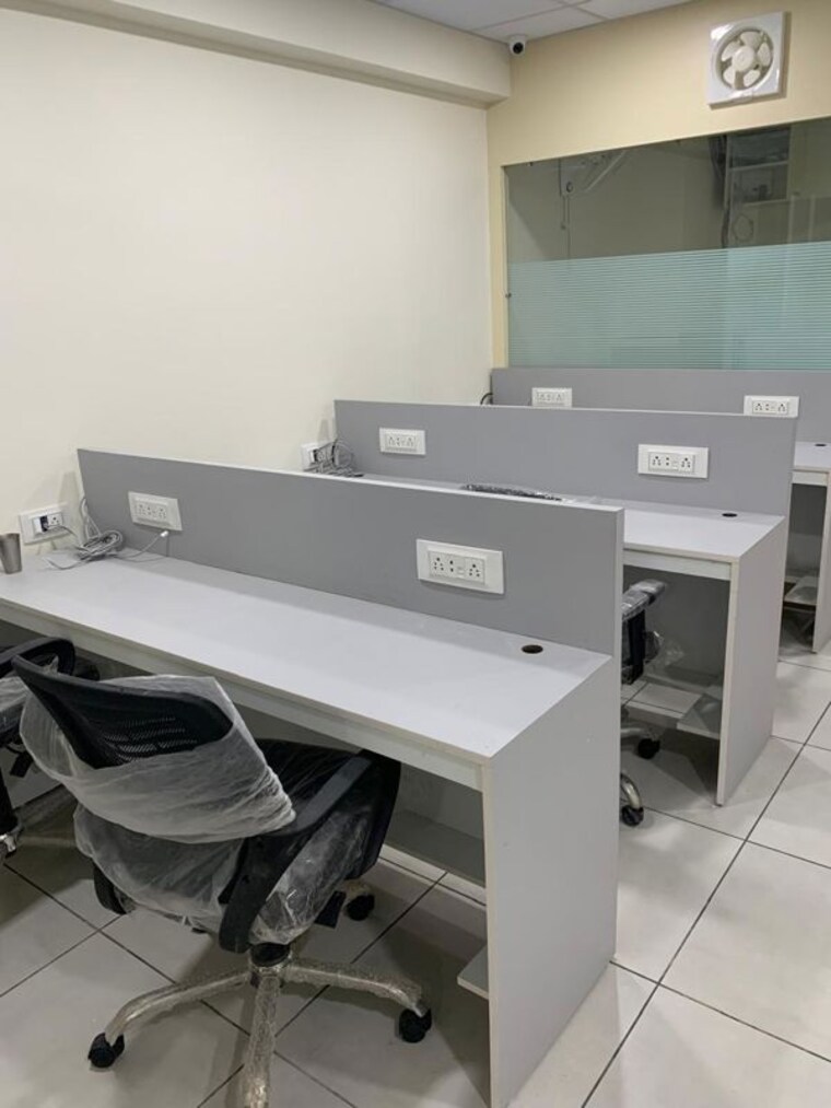 Team Area, thaltej Commercial Office Space 893 Sq.Ft. In Thaltej Ahmedabad 9955898