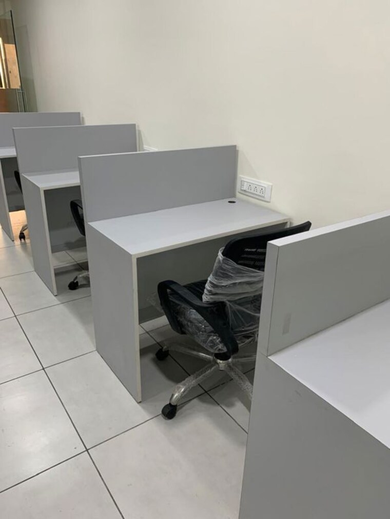 Team Area, thaltej Commercial Office Space 893 Sq.Ft. In Thaltej Ahmedabad 9955898