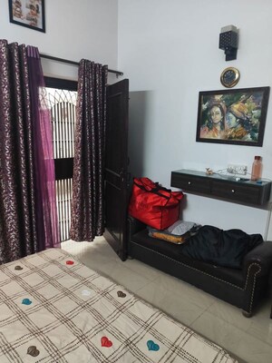 Bedroom in 1 RK Apartment at Arun Vihar Sector 37, Sector 37 – for Rent