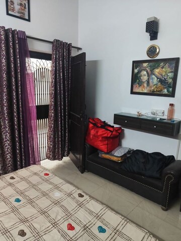 Bedroom in 1 RK Apartment at Arun Vihar Sector 37, Sector 37 – for Rent