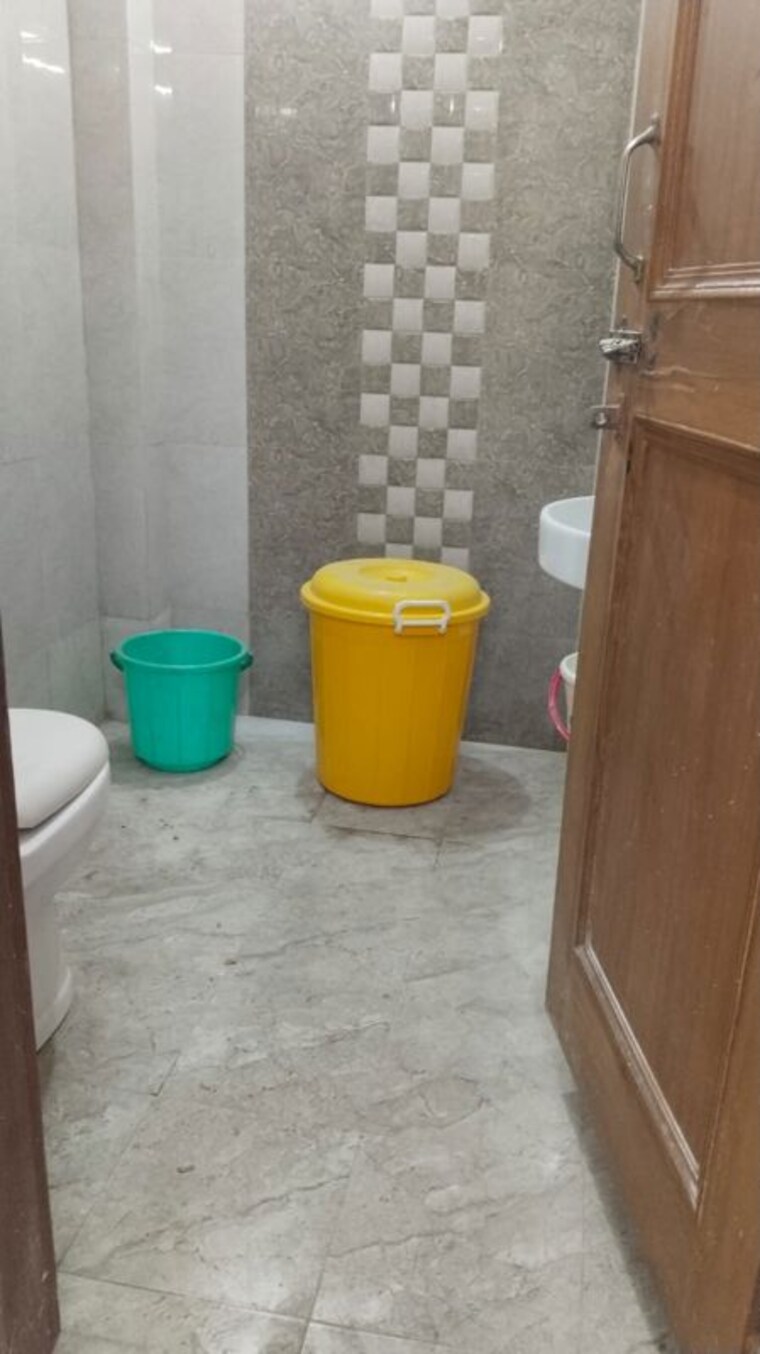 Bathroom, rwa-apartments-sector-122 1.5 Bedroom 112 Sq.Mt. Villa In Sector 122 Noida 9955931