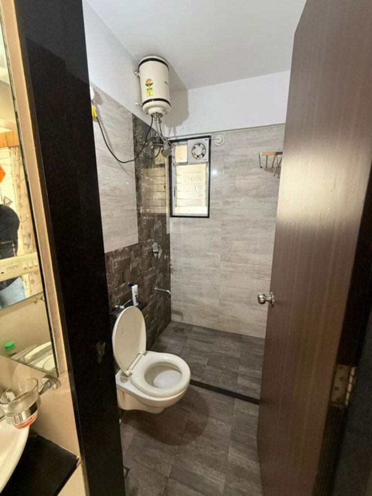 Bathroom, saniket-sunwinds 2 Bedroom 1000 Sq.Ft. Apartment In Bavdhan Pune 9955932