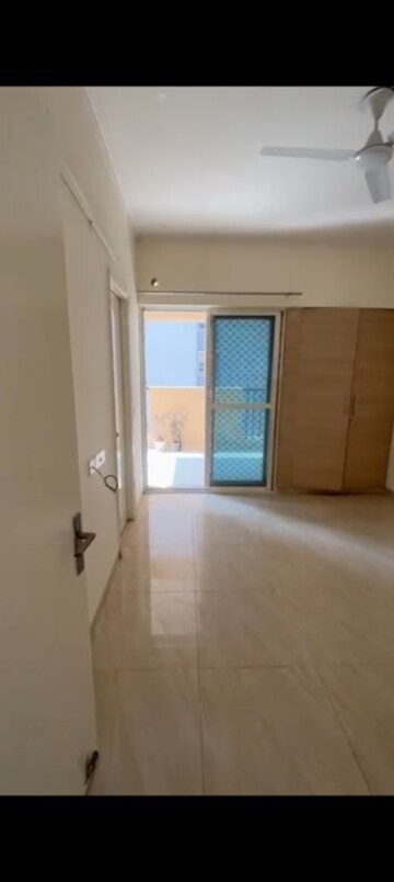 Room in 2 BHK Apartment at Gaur City 2 - 14th Avenue, Sector 16c Greater Noida – for Sale