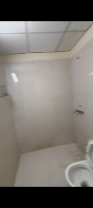 Room in 2 BHK Apartment at Pyramid Elite, Sector 86 – for Rent