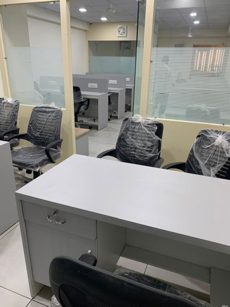 Team Area, thaltej Commercial Office Space 893 Sq.Ft. In Thaltej Ahmedabad 9955933