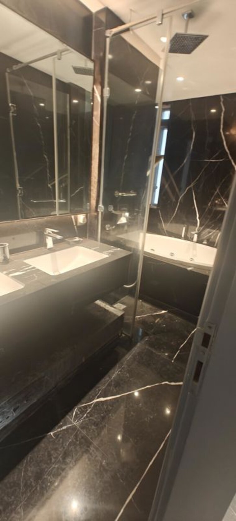 Washroom, lodha-trump-tower 4 Bedroom 1600 Sq.Ft. Apartment In Worli Mumbai 9955903