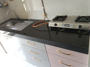 Furnished Amenities in 2 BHK Apartment at Sheth Vasant Oasis, Andheri East – for Rent