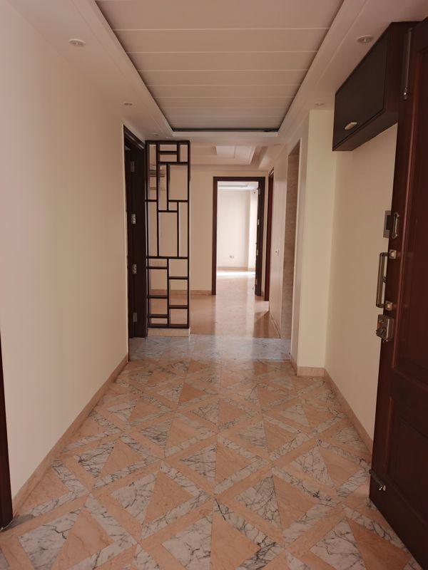 4 BHK + Servant Room Builder Floor For Rent in Defence Colony