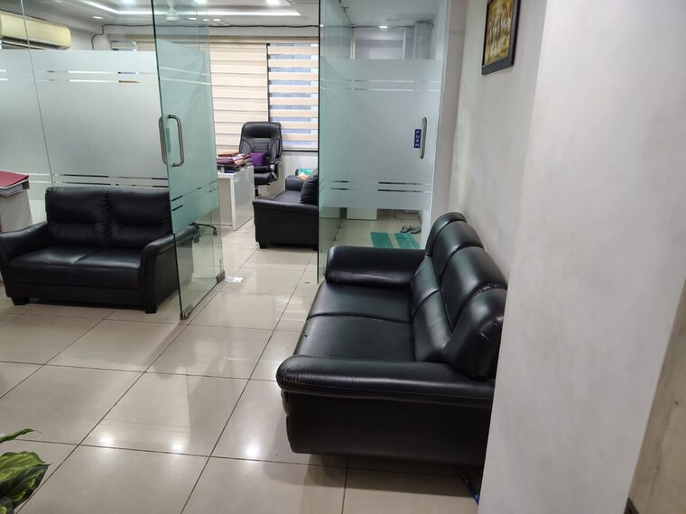 Team Area, goyal-matrix Commercial Office Space 638 Sq.Ft. In Prahlad Nagar Ahmedabad 9956008