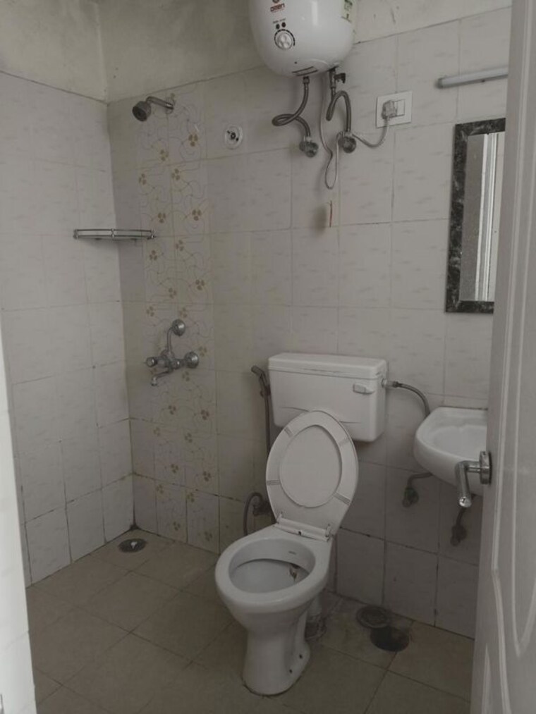 Bathroom, shree-vardhman-mantra 2 Bedroom 800 Sq.Ft. Apartment In Sector 67 Gurgaon 9956037