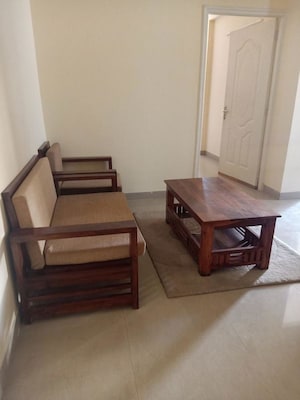 2 BHK Apartment For Rent in Shree Vardhman Mantra, Sector 67