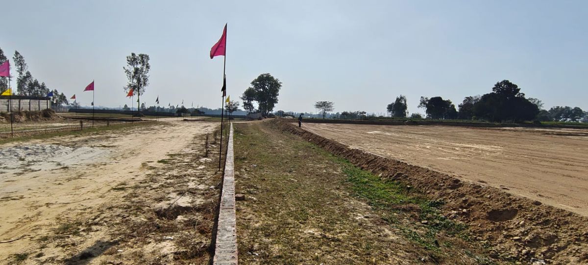 Plot For Sale in Sultanpur Road