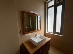 Room in 4 BHK Villa at Friends Colony – for Rent