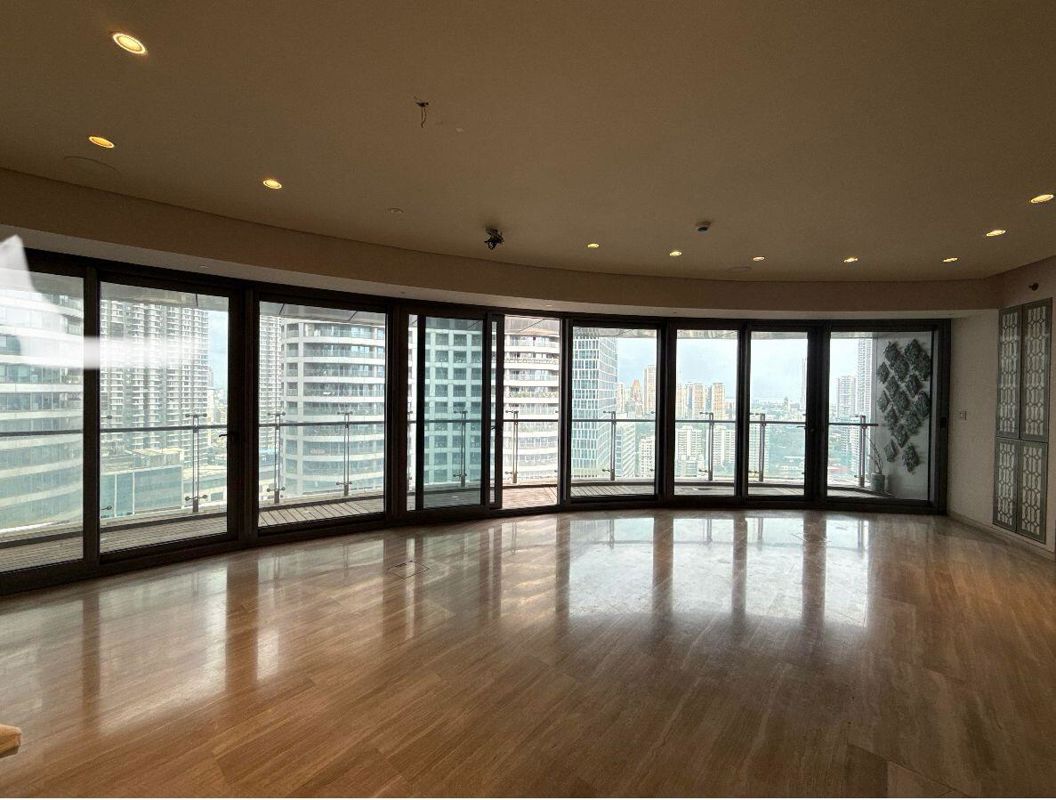 3 BHK + Pooja Room,Servant Room Apartment For Rent in Lodha The World Towers World One Tier 2