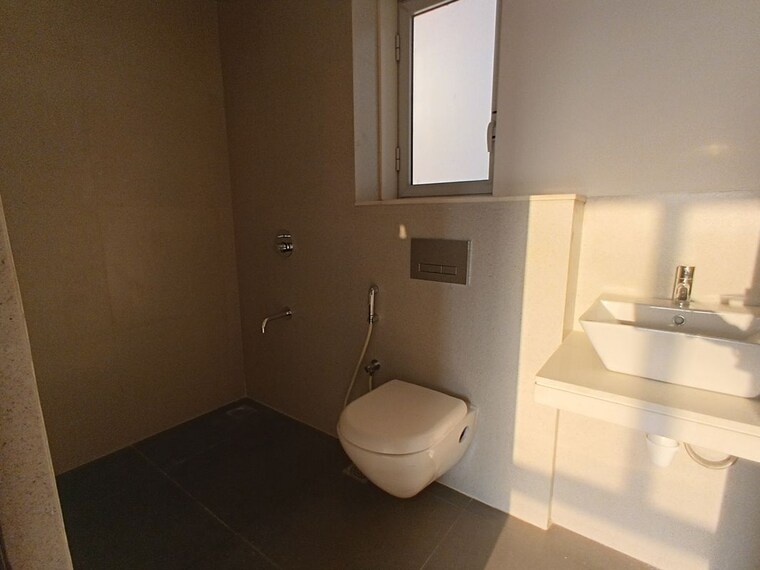 Bathroom, piramal-vaikunth 2 Bedroom 708 Sq.Ft. Apartment In Balkum Pada Thane 9956109