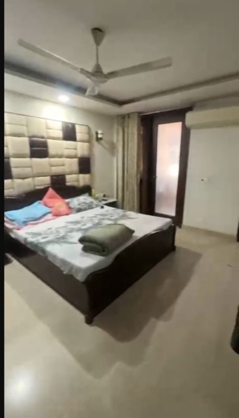 Bedroom, greater kailash ii 3 Bedroom 250 Sq.Yd. Builder Floor In Greater Kailash ii Delhi 9956132