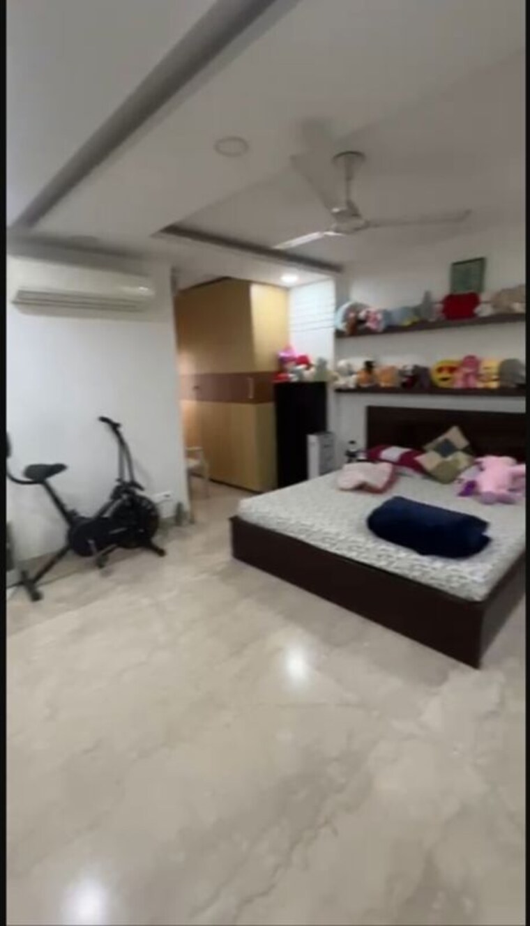 Master Bedroom, greater kailash ii 3 Bedroom 250 Sq.Yd. Builder Floor In Greater Kailash ii Delhi 9956132