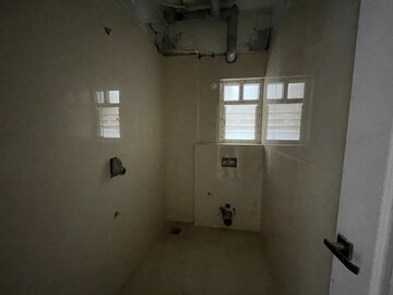 Bathroom in 3 BHK Apartment at Majestic Fortune, Jp Nagar – for Sale