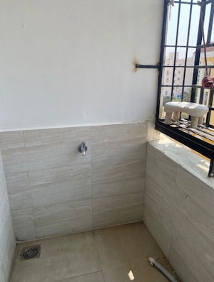 Room in 2 BHK Apartment at Sahasraa Spaces, Serilingampally – for Rent