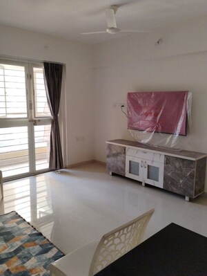 Room in 2 BHK Apartment at Kohinoor Zen Estate, Kharadi – for Rent
