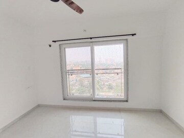 Room in 2 BHK Apartment at Vaibhav Queens Park, Chembur – for Rent